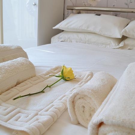 White Rose Guest House Tenby Esterno foto